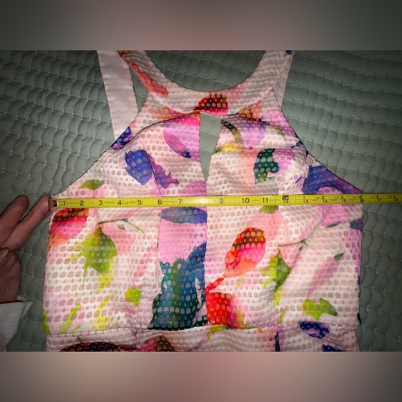 Trina Turk Sylvia. Vibrant water color print dress. Size 8. EUC worn once. - Picture 3 of 12